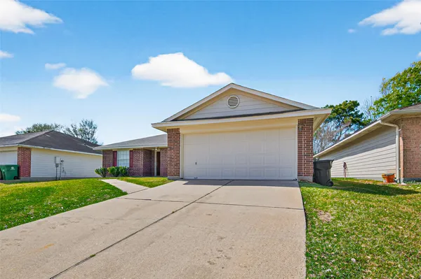 $1,900 | 11002 Bradford Way Drive, Houston, TX 77075