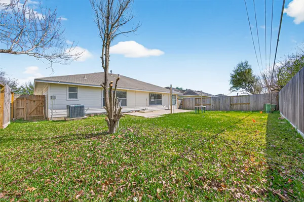 $1,900 | 11002 Bradford Way Drive, Houston, TX 77075