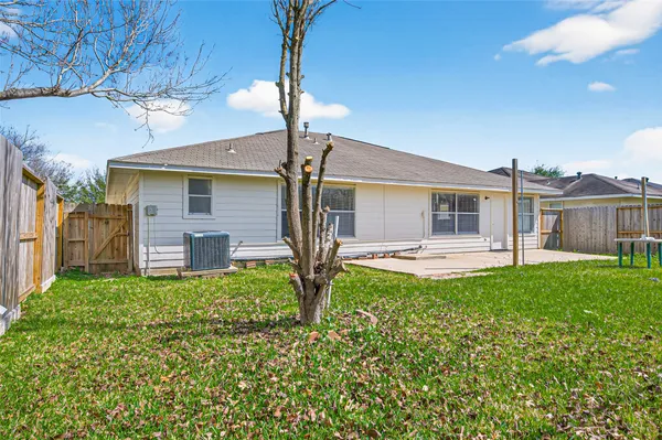 $1,900 | 11002 Bradford Way Drive, Houston, TX 77075