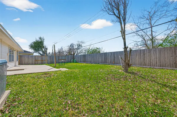 $1,900 | 11002 Bradford Way Drive, Houston, TX 77075