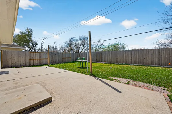 $1,900 | 11002 Bradford Way Drive, Houston, TX 77075