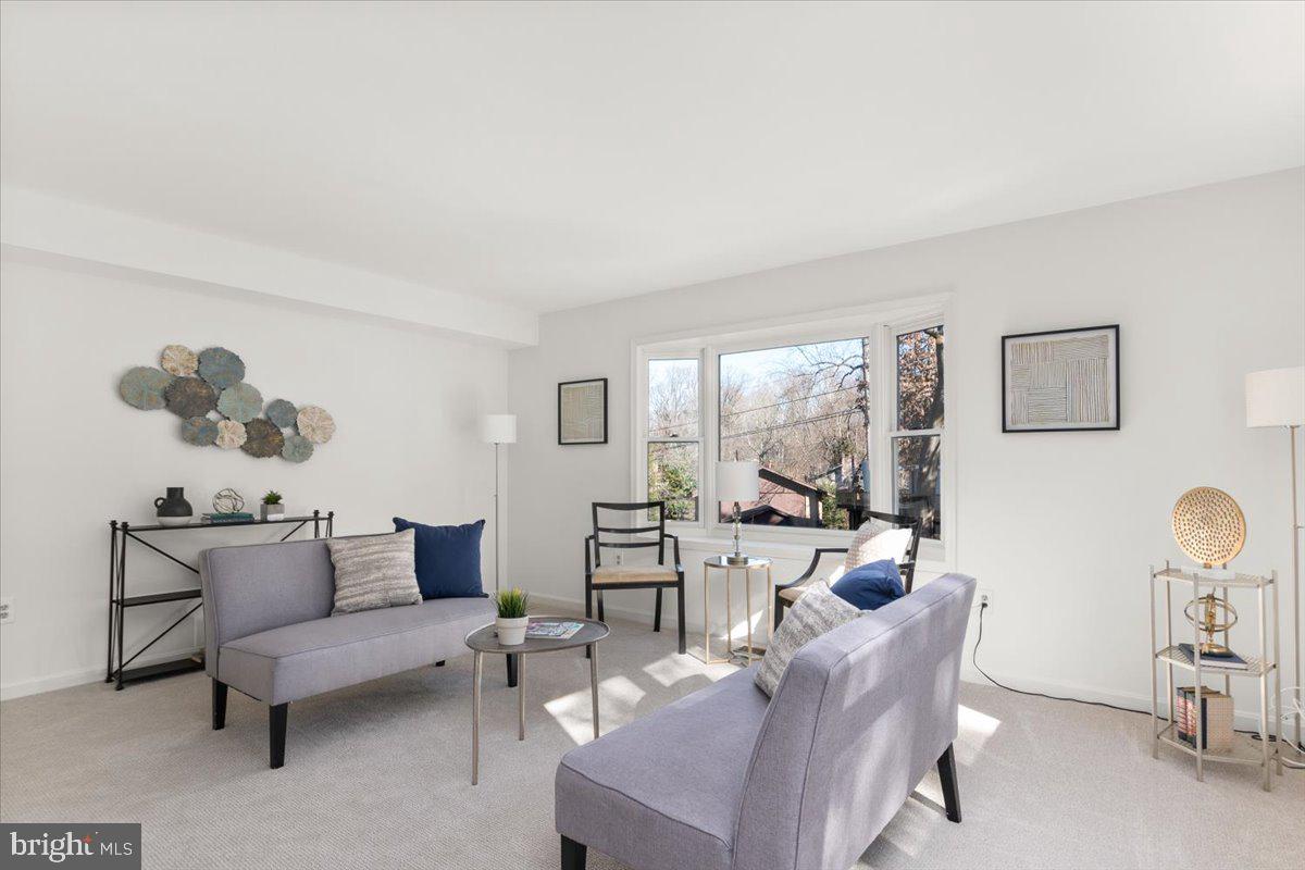1202 Edgevale Road Silver Spring, MD 20910 - Photo 11 of 44 Living Room