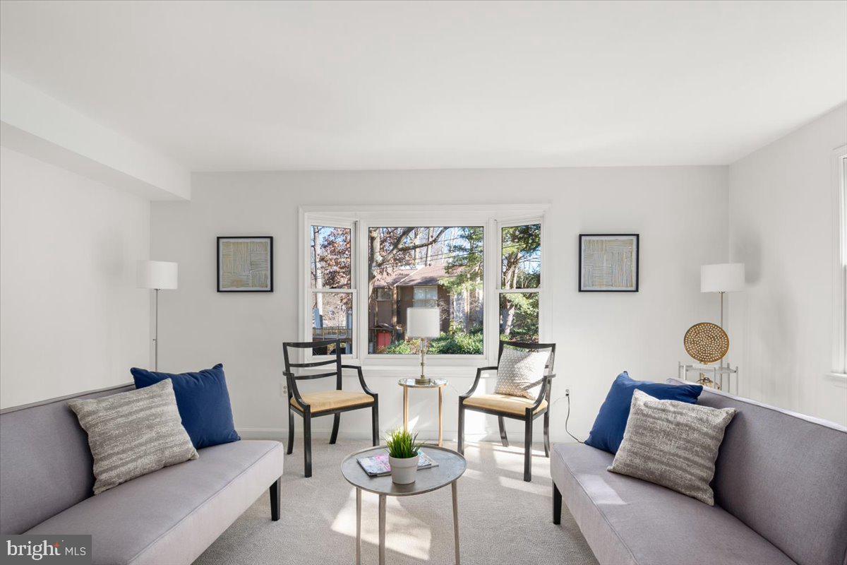 1202 Edgevale Road Silver Spring, MD 20910 - Photo 12 of 44 Living Room
