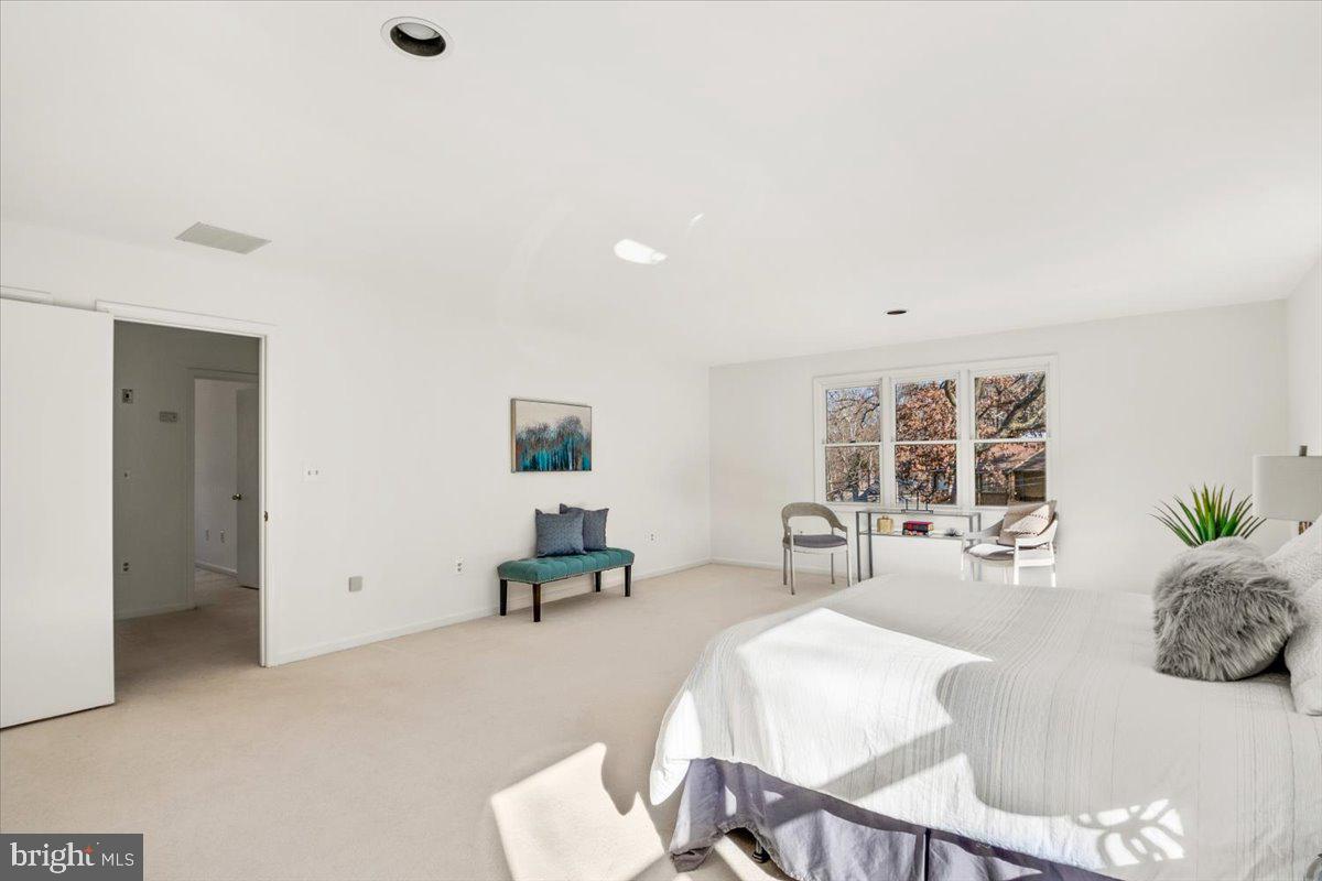 1202 Edgevale Road Silver Spring, MD 20910 - Photo 23 of 44 2nd Primary Bedroom