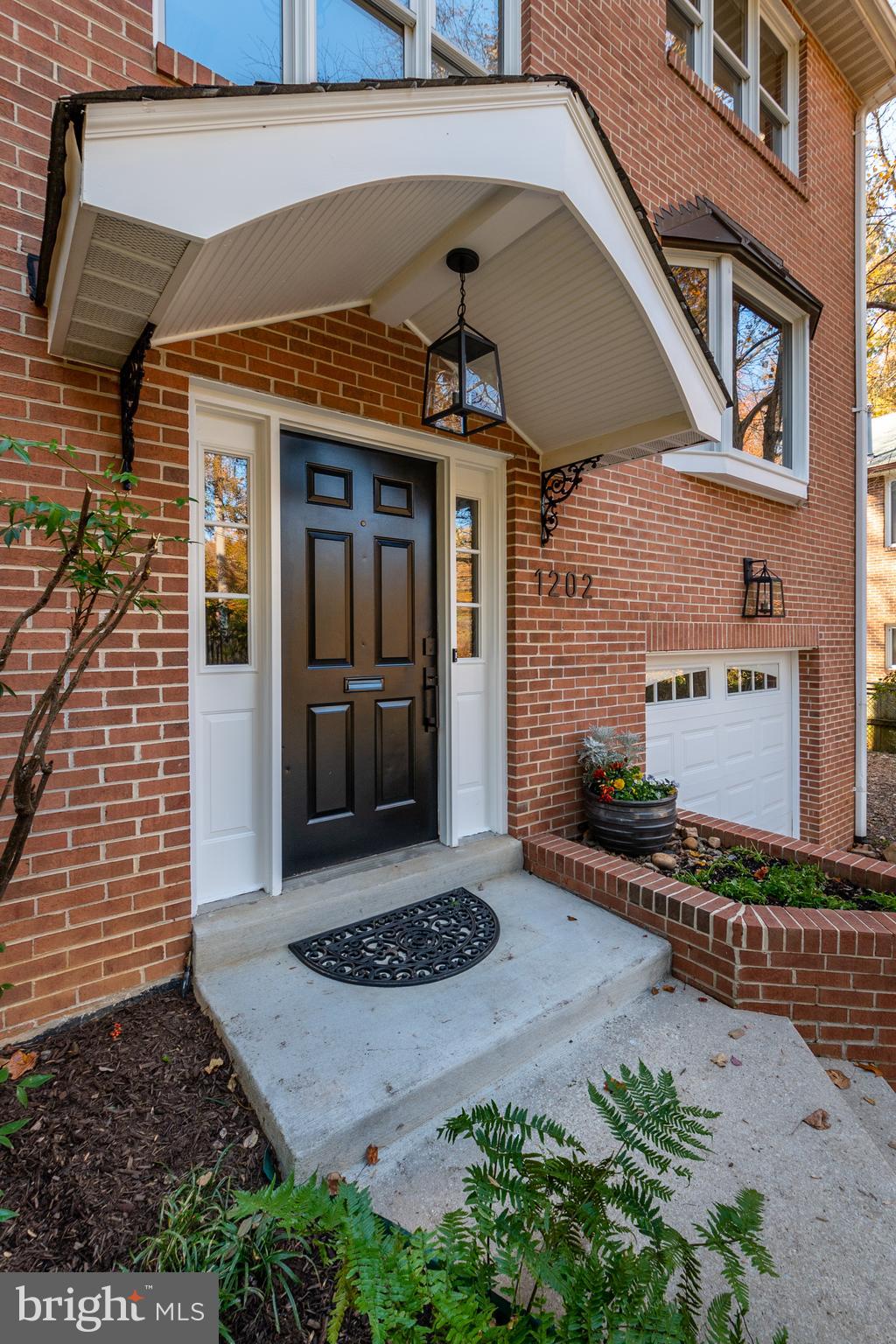 1202 Edgevale Road Silver Spring, MD 20910 - Photo 3 of 44 Entry