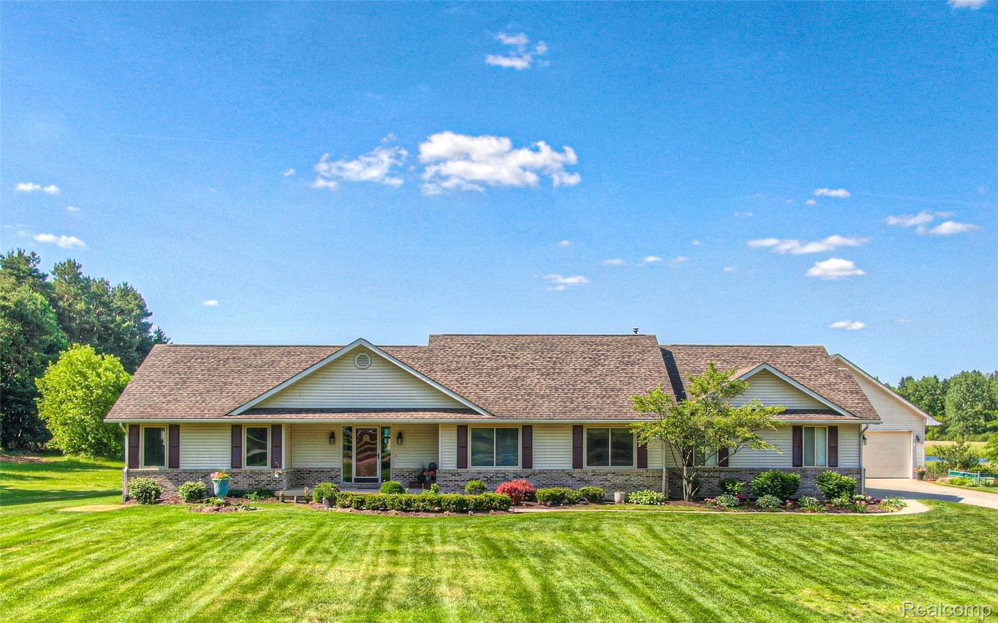 2828 Granger Road Oxford, MI 48371 - Photo 2 of 45 -2.jpg