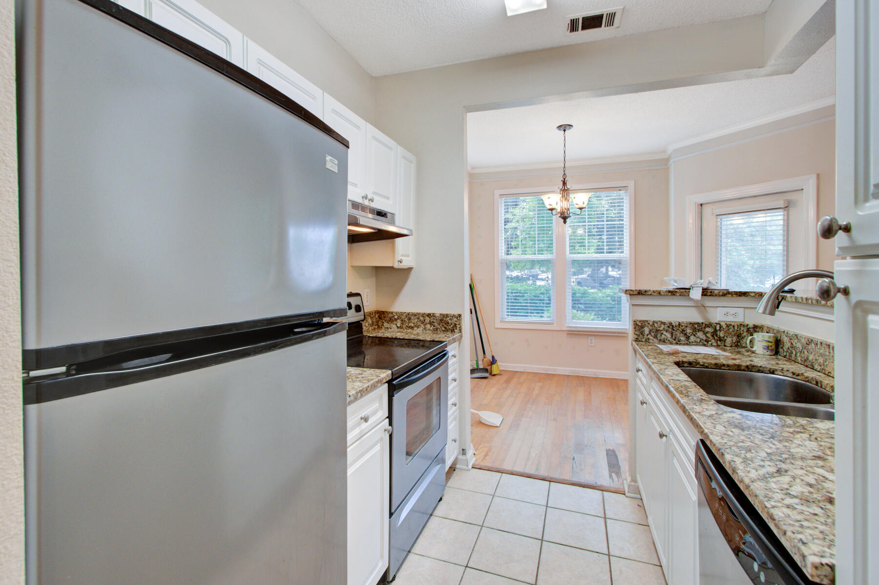 1911 Chatelain Way Mount Pleasant, SC 29464 - Photo 12 of 29 1911 Chatelain Way, Mount pleasant SC (1