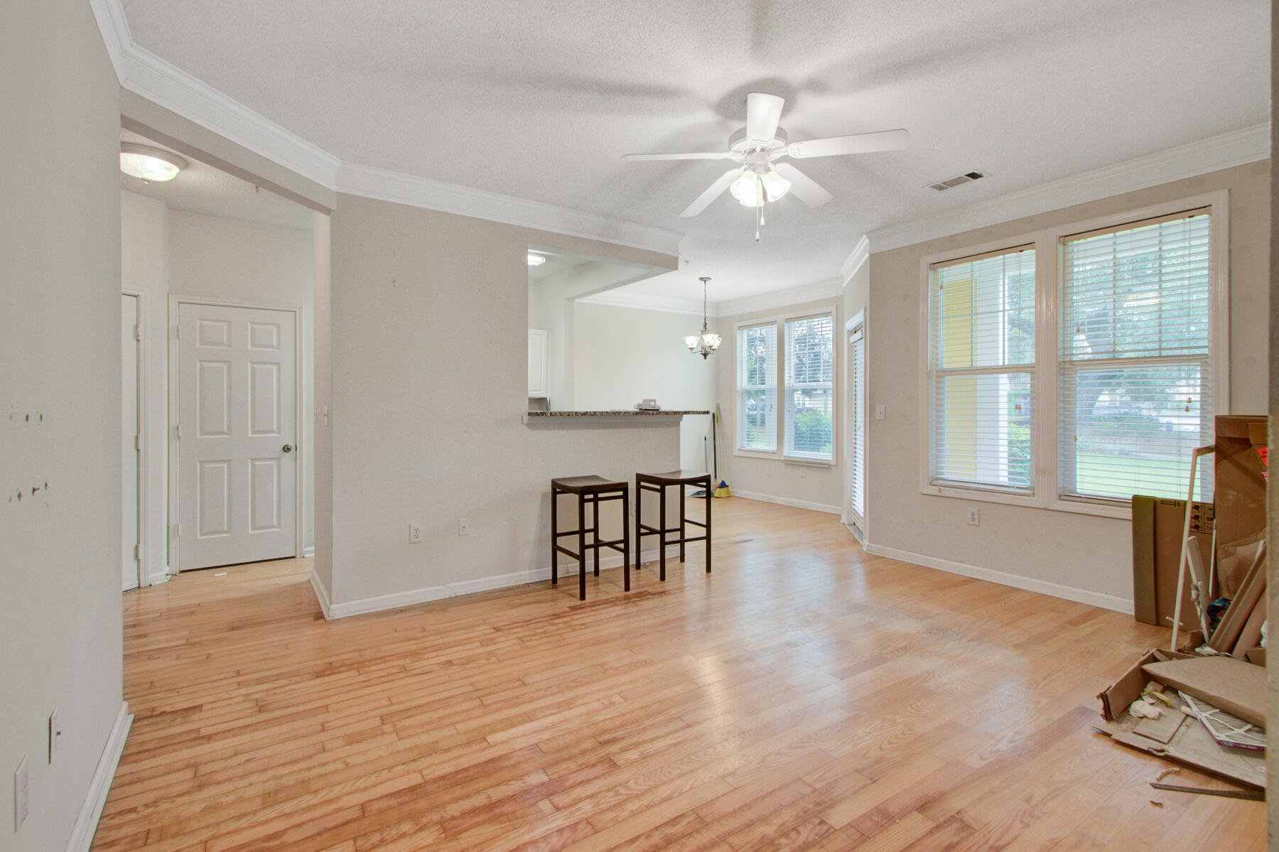 1911 Chatelain Way Mount Pleasant, SC 29464 - Photo 5 of 29 1911 Chatelain Way, Mount pleasant SC (5