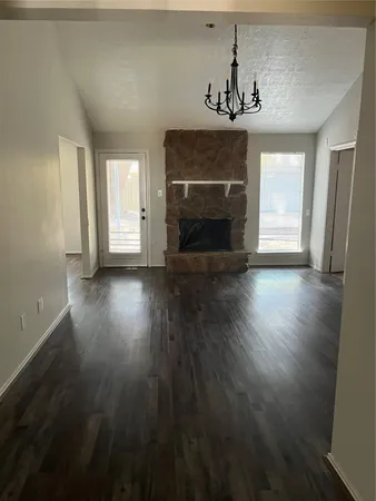 $1,800 | 19311 Nasworthy Drive, Tomball, TX 77375