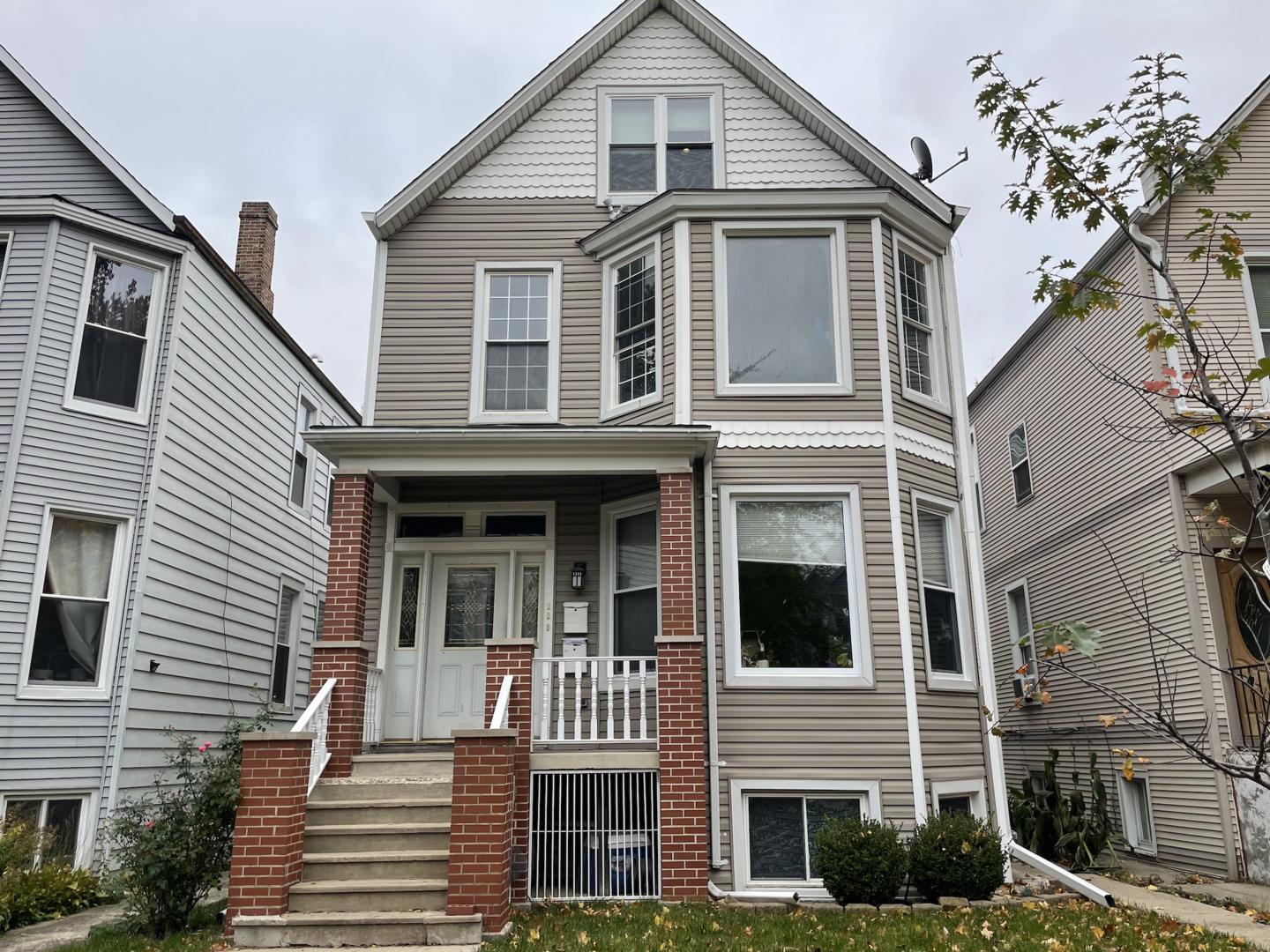 3237 North Ridgeway Avenue, Unit 2 Chicago, IL 60618 - Photo 1 of 15
