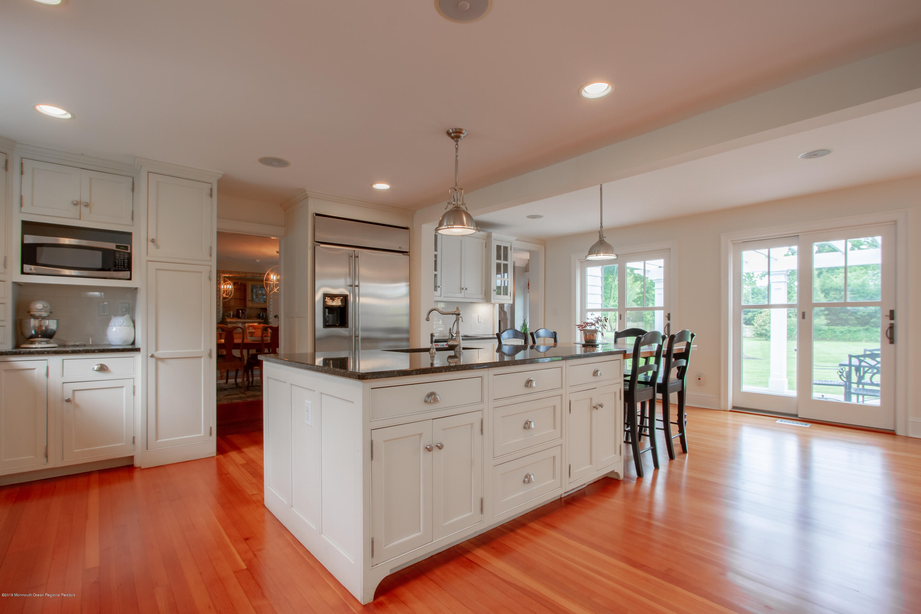 88 1/2 Rumson Road Rumson, NJ 07760 - Photo 10 of 37 Kitchen Island