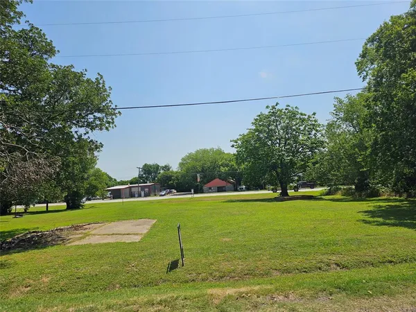 $250,000 | 1901 North Kaufman Street, Ennis, TX 75119
