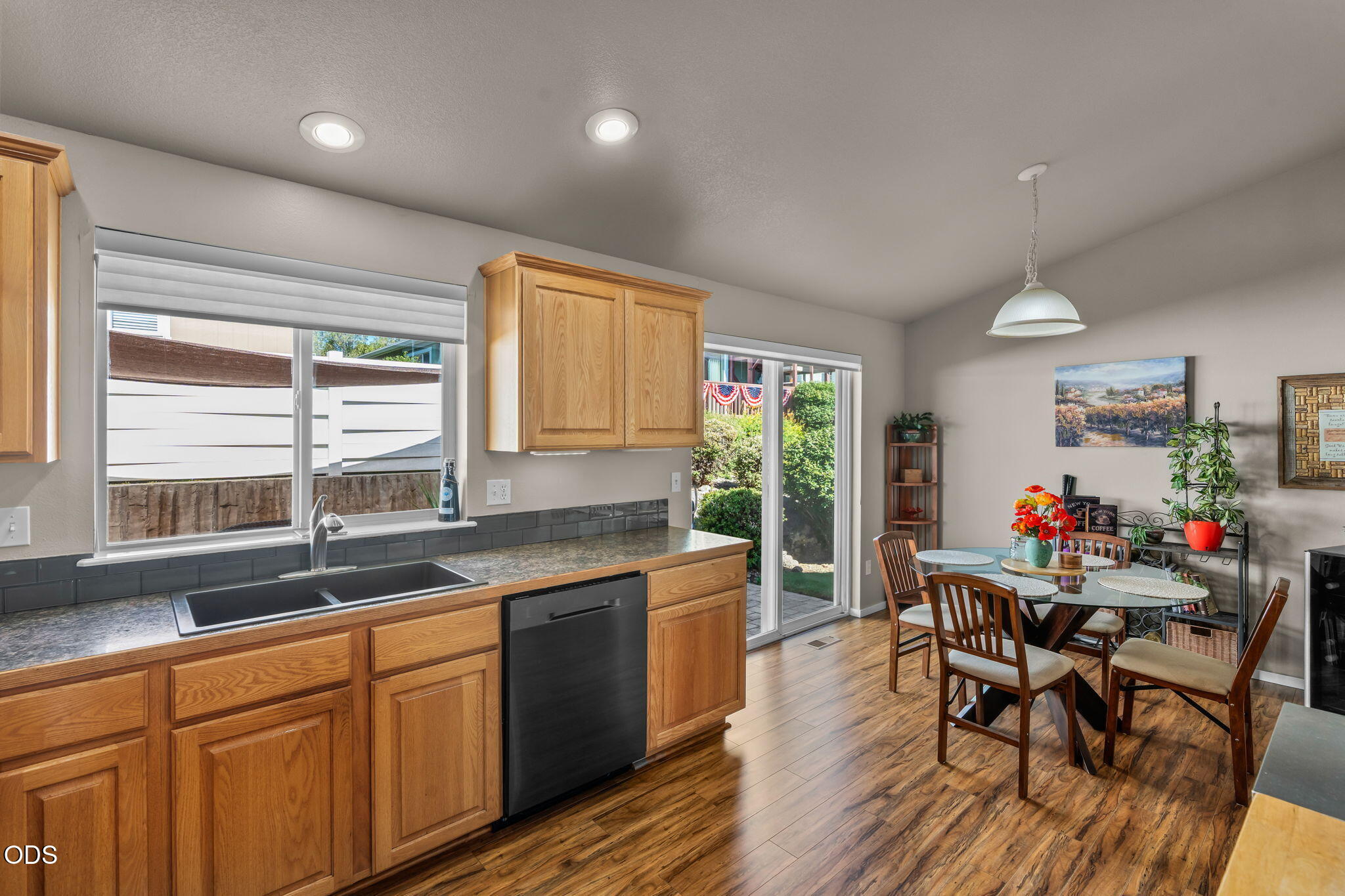 3633 Southwest 29th Street Redmond, OR 97756 - Photo 21 of 36