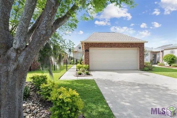 $1,950 | 5432 Courtyard Drive, Gonzales, LA 70737