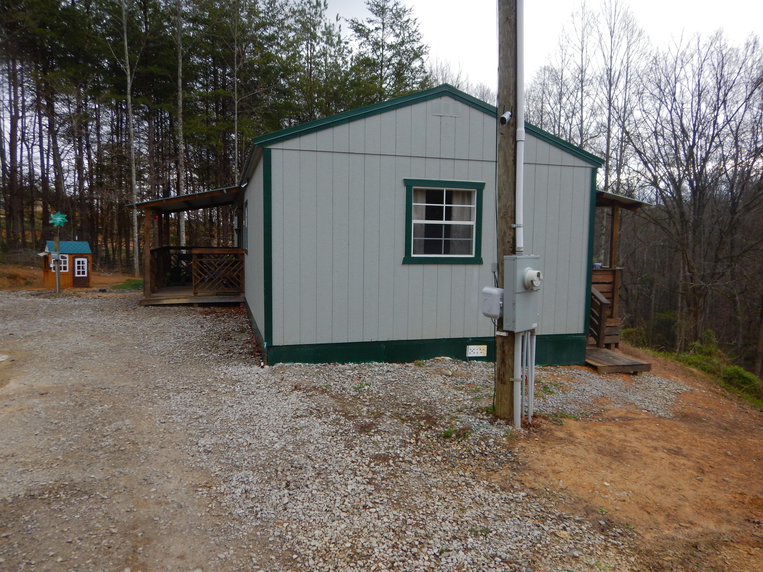 161 Locust Grove Road Keavy, KY 40737 - Photo 11 of 19 DSCN1453
