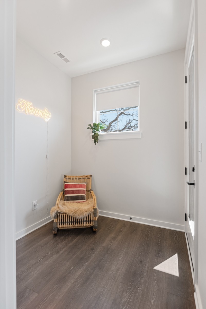 1233 Lischey Avenue Nashville, TN 37207 - Photo 56 of 89 a room with a bed and window