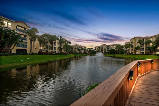 $527,000 | 300 Uno Lago Drive, Unit 405, Juno Beach, FL 33408