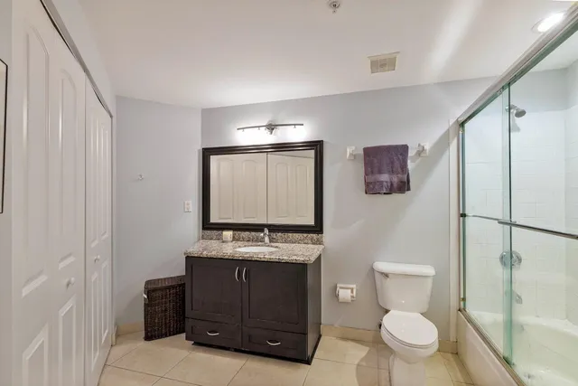 $527,000 | 300 Uno Lago Drive, Unit 405, Juno Beach, FL 33408