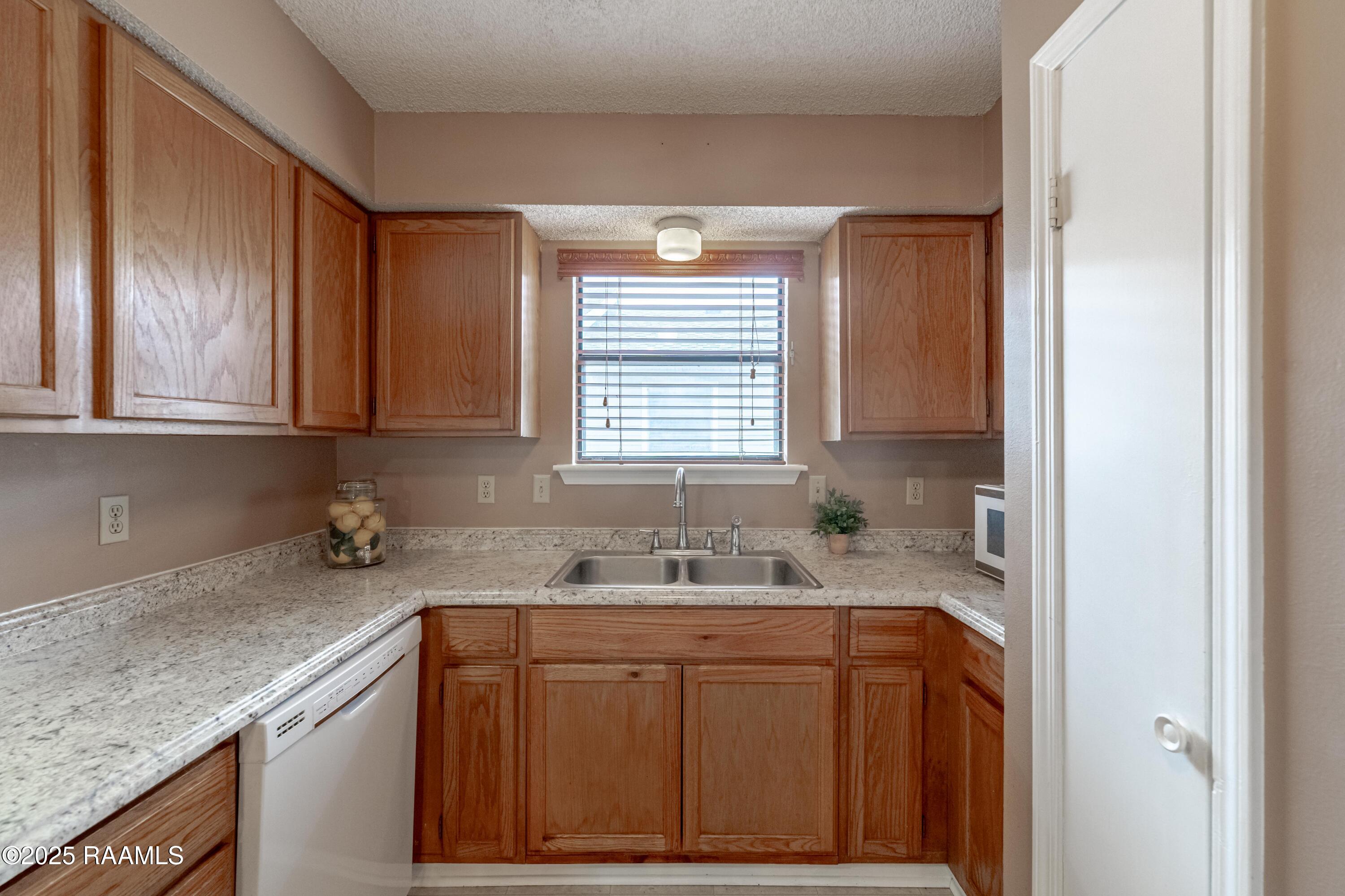 100 Teal Lane, Unit 54 Lafayette, LA 70507 - Photo 11 of 27 100 Teal Lane 54-11