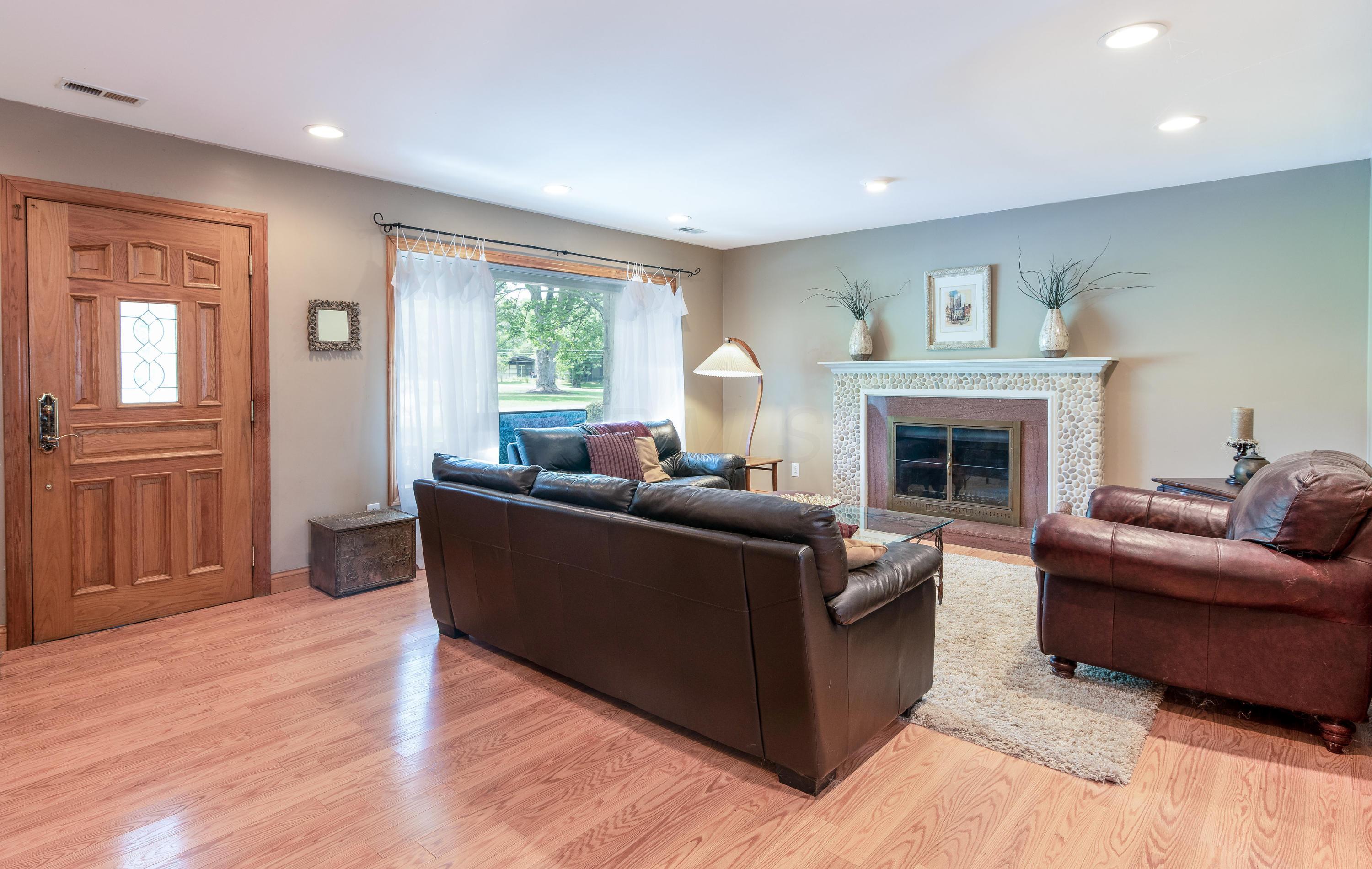 4246 Dublin Road Columbus, OH 43221 - Photo 4 of 25 Gallery Image 4