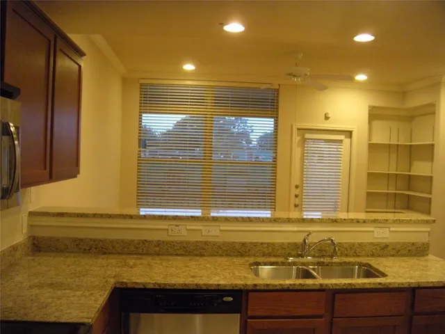 $2,600 | 305 East 31st Street, Unit 4, Austin, TX 78705