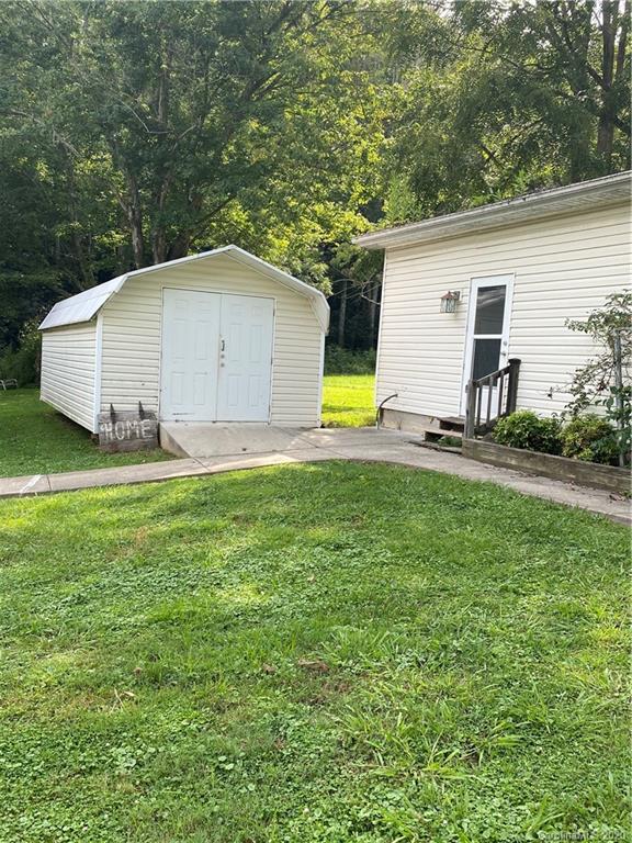 137 Walnut Road Clyde, NC 28721 - Photo 2 of 38