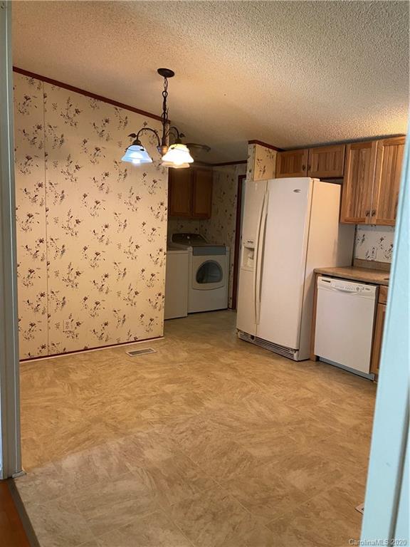 137 Walnut Road Clyde, NC 28721 - Photo 11 of 38