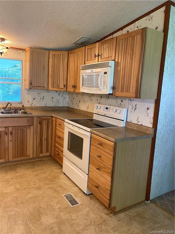 137 Walnut Road Clyde, NC 28721 - Photo 12 of 38