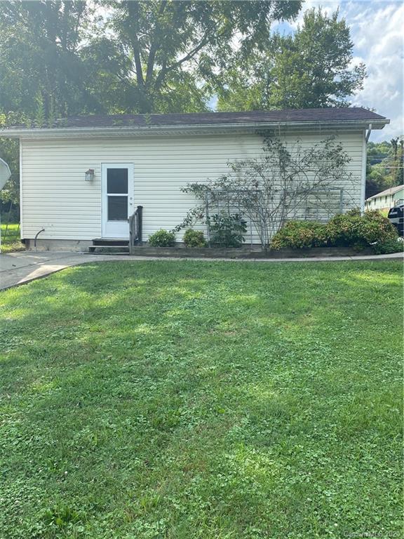137 Walnut Road Clyde, NC 28721 - Photo 3 of 38