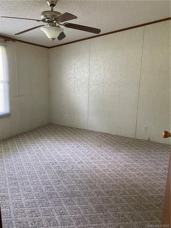 137 Walnut Road Clyde, NC 28721 - Photo 4 of 38