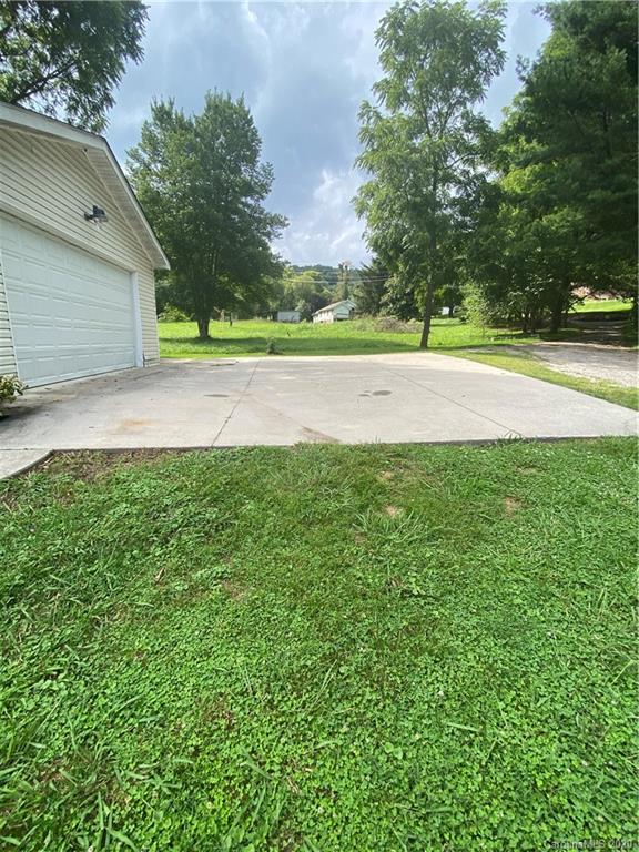 137 Walnut Road Clyde, NC 28721 - Photo 35 of 38