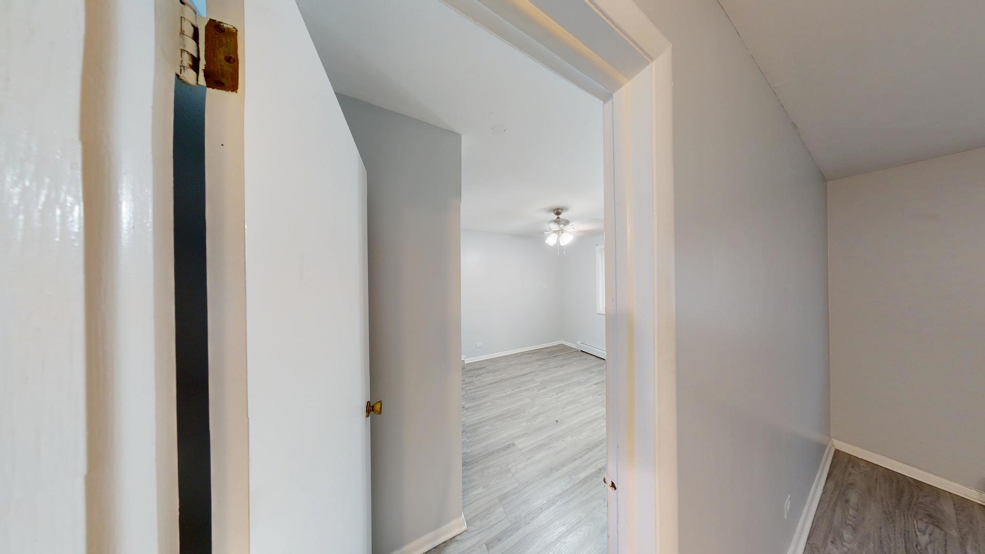 501 Chicago Road, Unit 11 Thornton, IL 60476 - Photo 3 of 8 a view of a bathroom
