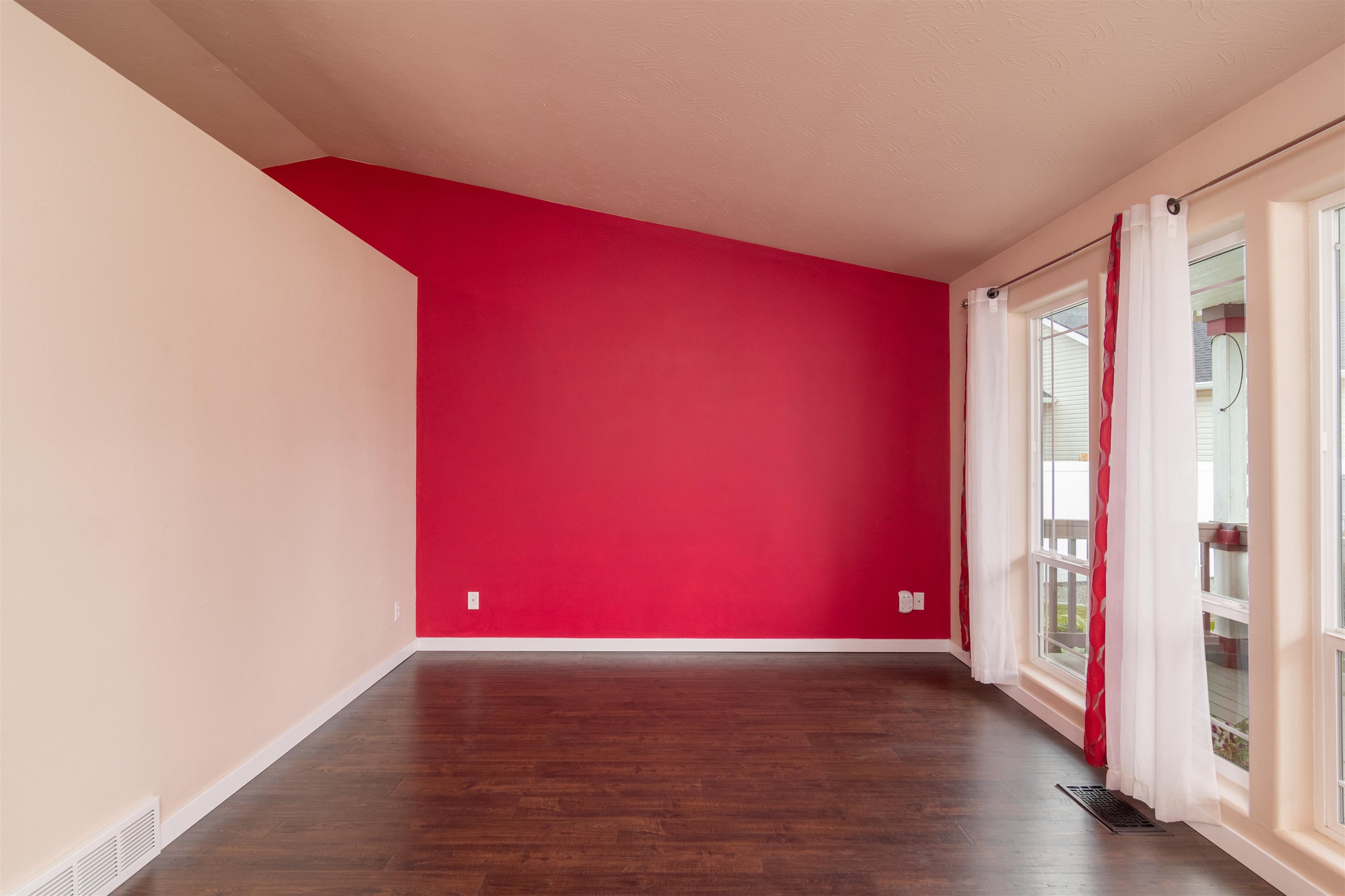 4006 South Bates Road Spokane Valley, WA 99206 - Photo 3 of 26 Gallery Image 3