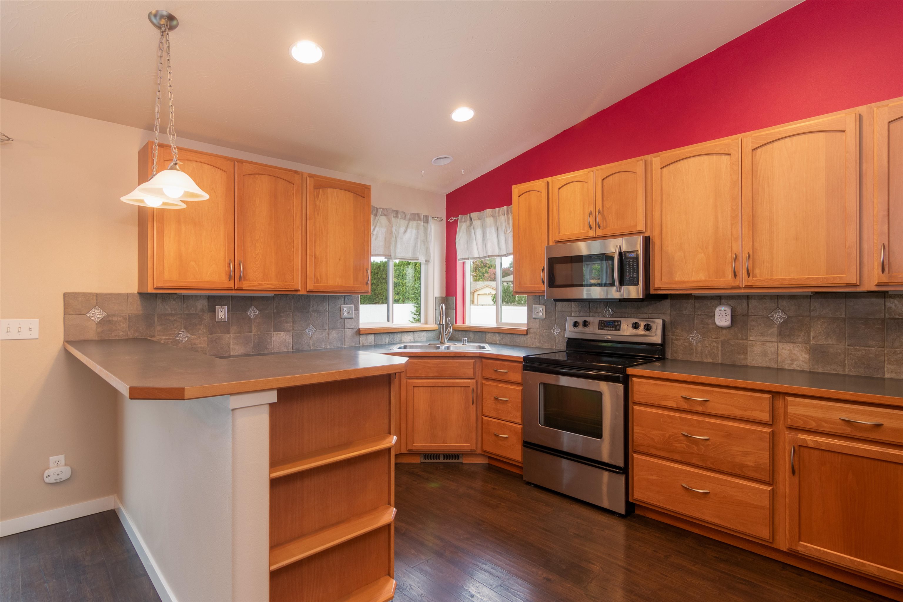 4006 South Bates Road Spokane Valley, WA 99206 - Photo 5 of 26 Gallery Image 5