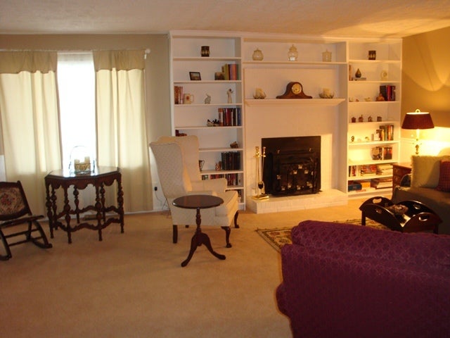 339 Farm Road Lewisburg, WV 24901 - Photo 10 of 39 Living Room