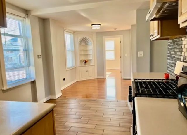 $2,500 | 52 Essex Street, Unit 2, Beverly, MA 01915