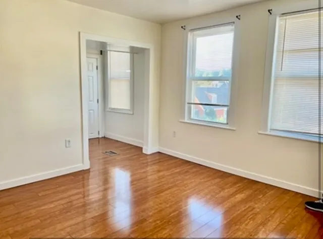 $2,500 | 52 Essex Street, Unit 2, Beverly, MA 01915