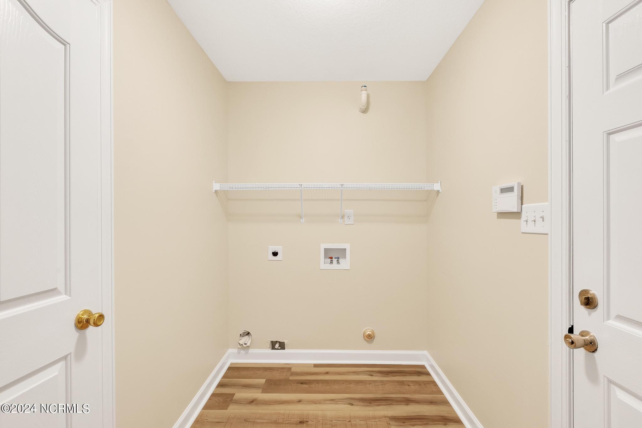 108 Burning Tree Lane Jacksonville, NC 28546 - Photo 22 of 23 Mudroom