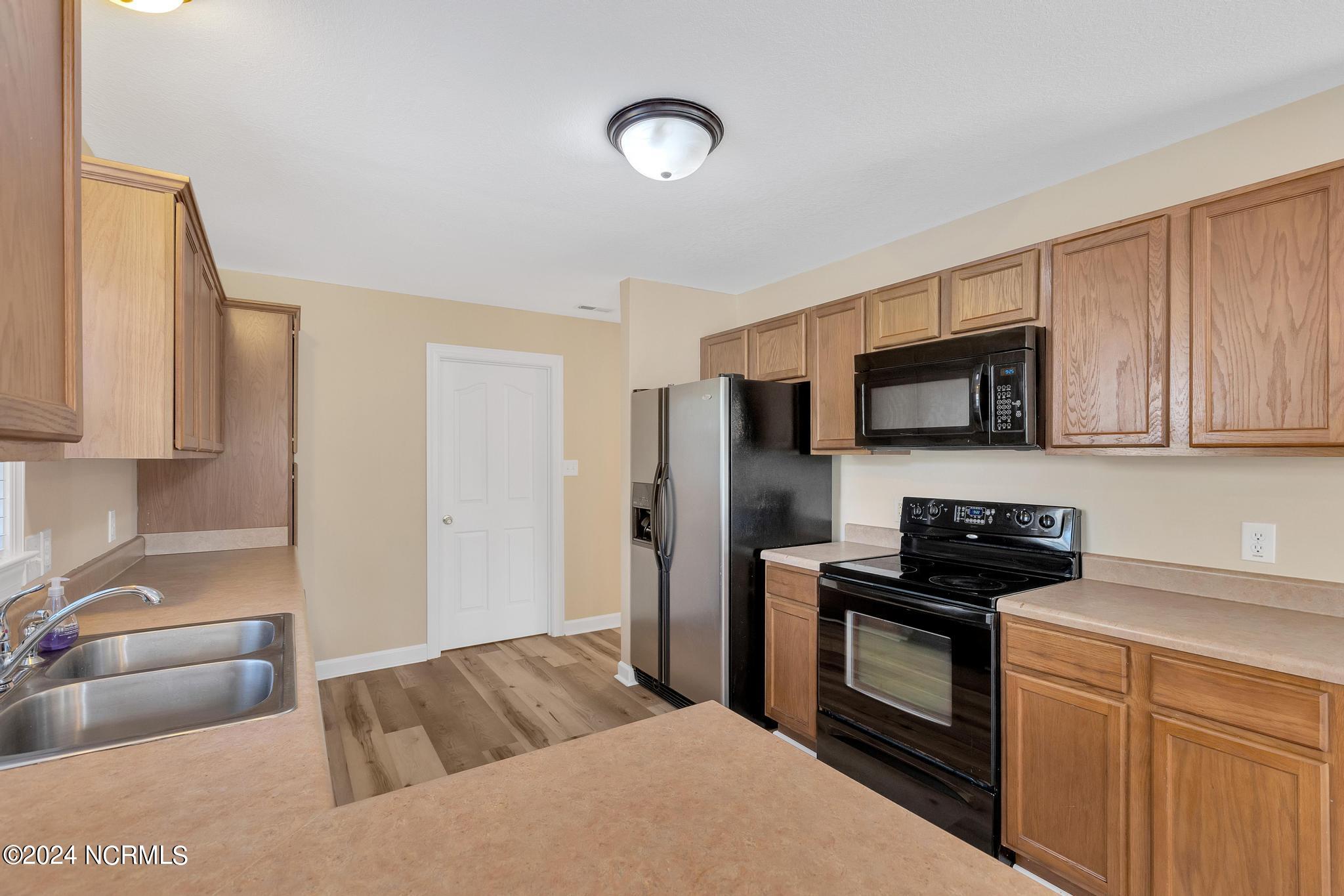 108 Burning Tree Lane Jacksonville, NC 28546 - Photo 10 of 23 IMG_7491