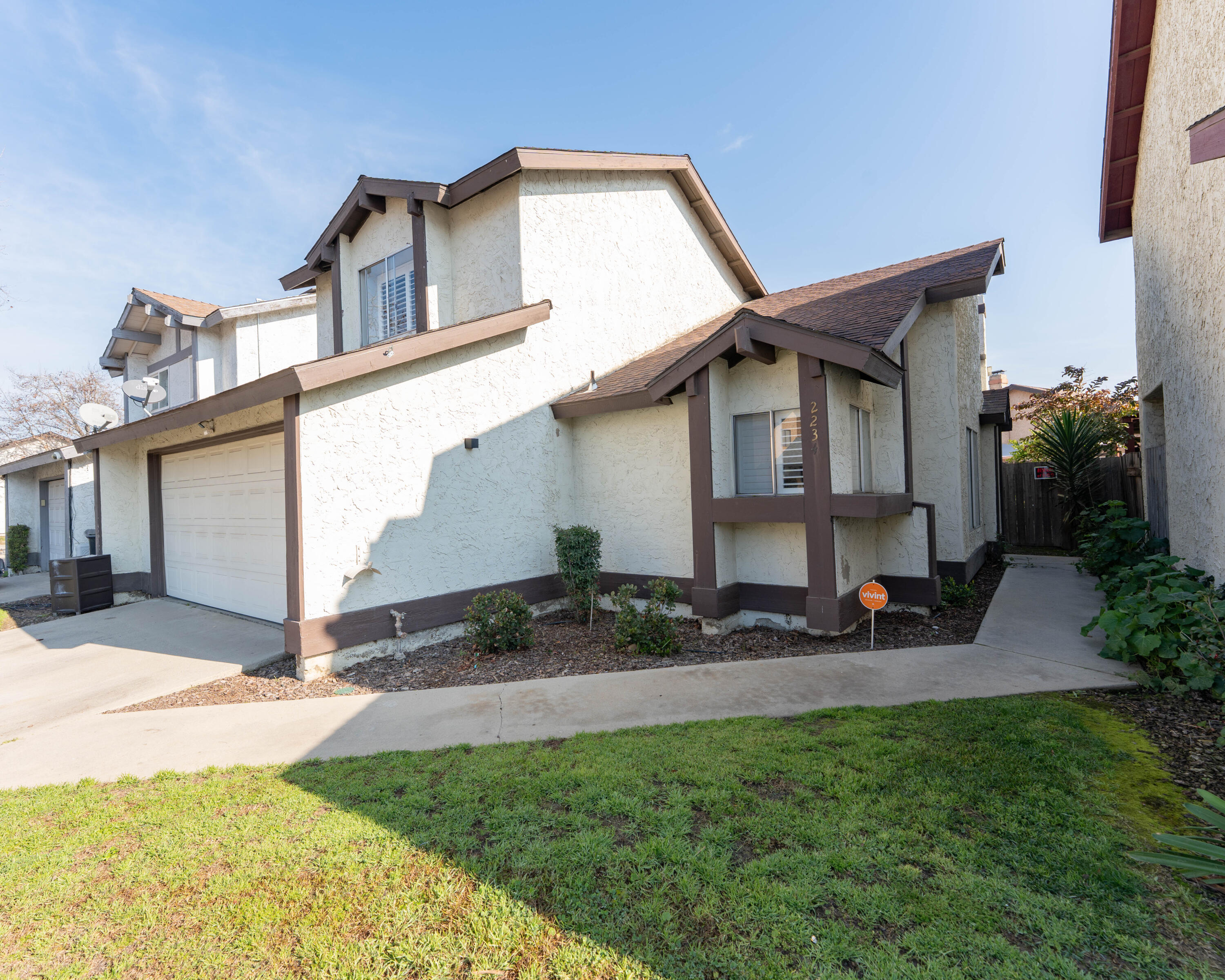2234 North Edison Street Visalia, CA 93292 - Photo 3 of 39