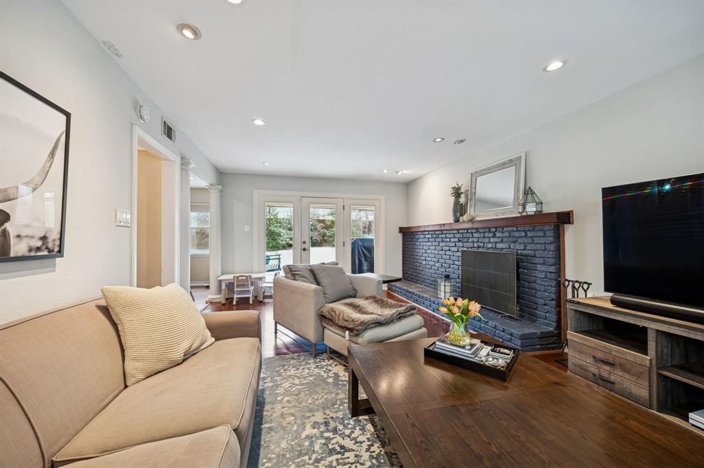 9321 Springwater Drive Dallas, TX 75228 - Photo 11 of 31