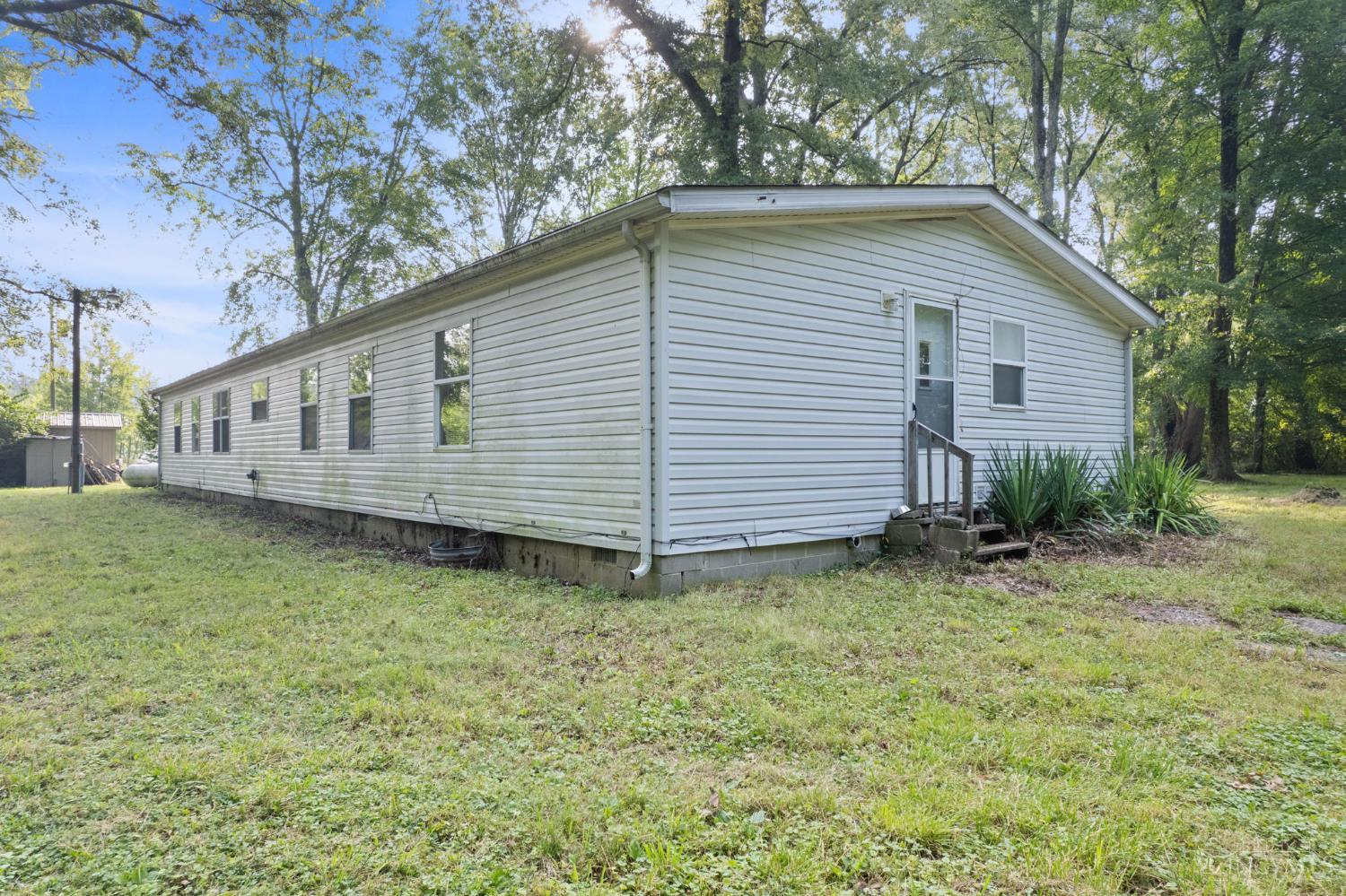 6463 Hunt Road Blanchester, OH 45107 - Photo 8 of 36
