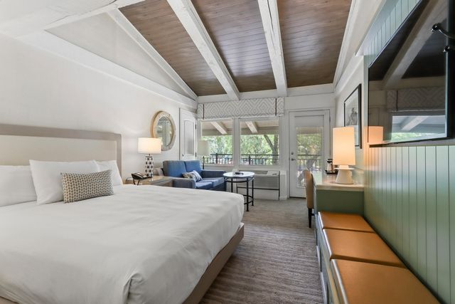 269 Fontana Boulevard, Unit 2471, Fontana, WI 53125