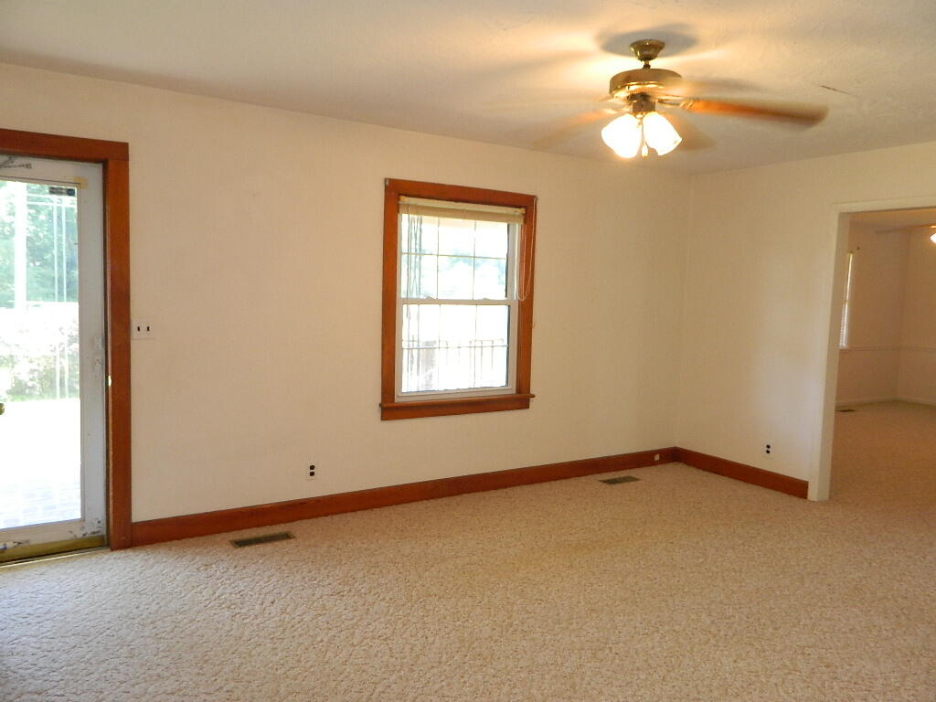 320 Red Hill Road Marion, VA 24354 - Photo 6 of 45 Gallery Image 6