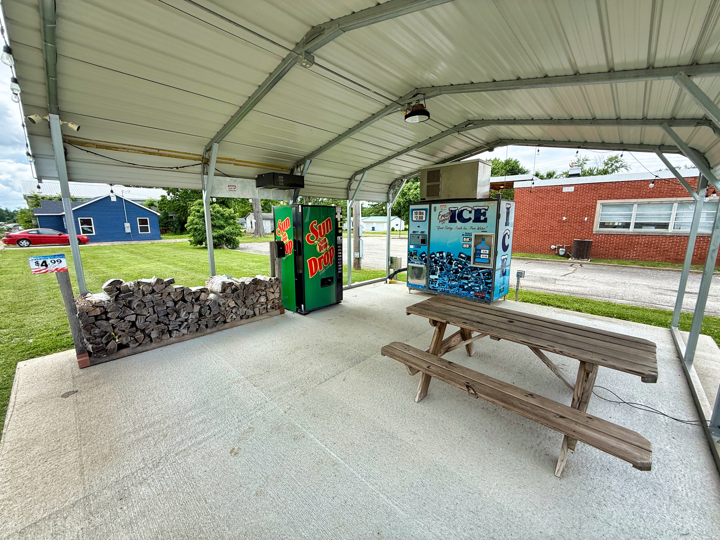 300 Front Street Xenia, IL 62899 - Photo 3 of 21 a view of a room with gym equipment