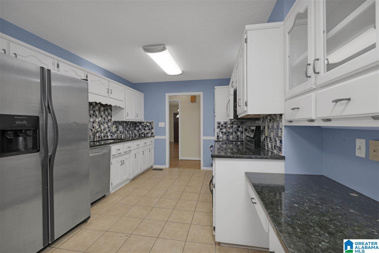 5820 Hummingbird Circle Pinson, AL 35126 - Photo 5 of 32