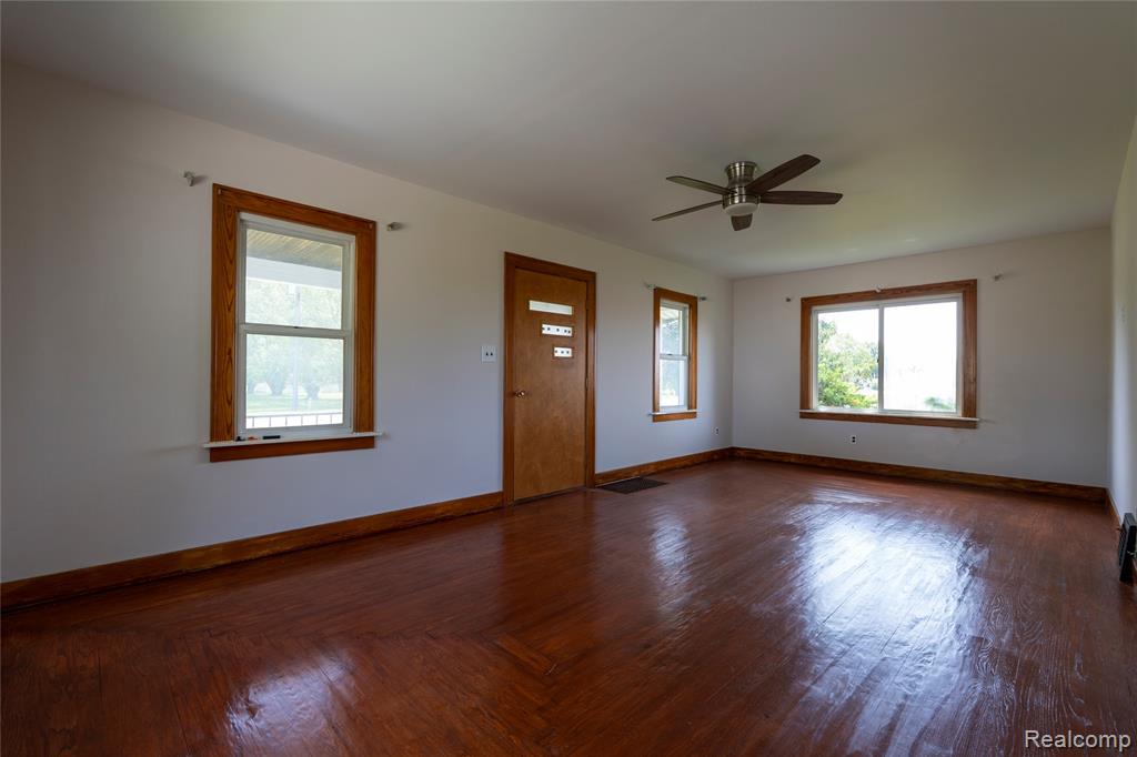 2900 South Miller Road Saginaw, MI 48609 - Photo 9 of 30