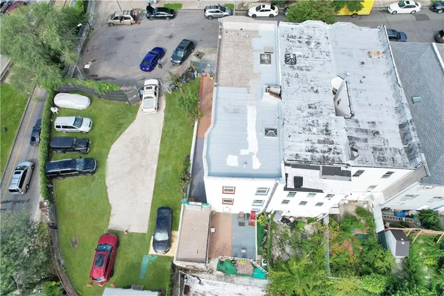 $1,699,999 | 1746 Anthony Avenue | Mount Hope