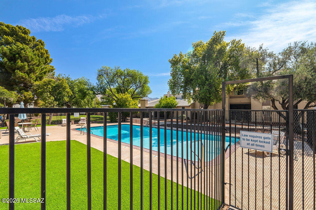 3750 North Country Club Road, Unit 64 Tucson, AZ 85716 - Photo 40 of 42 DSC09048