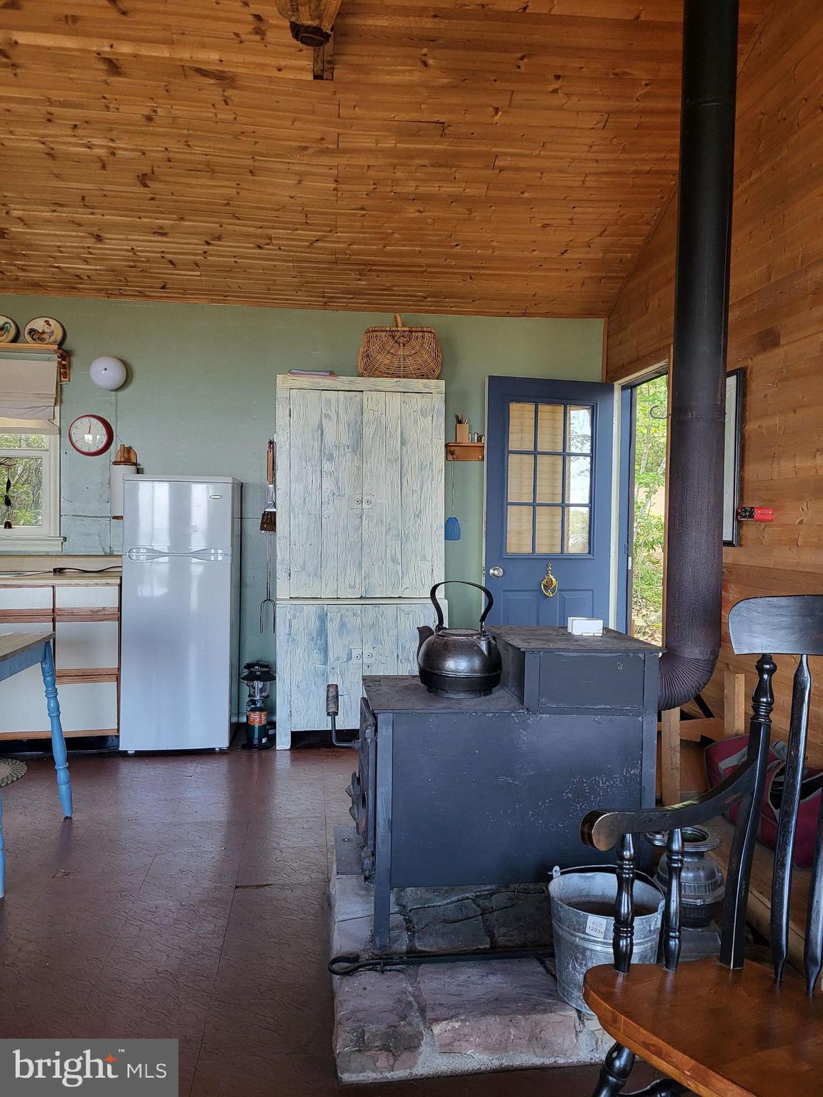 207 Lower Knob Road Franklin, WV 26807 - Photo 10 of 30